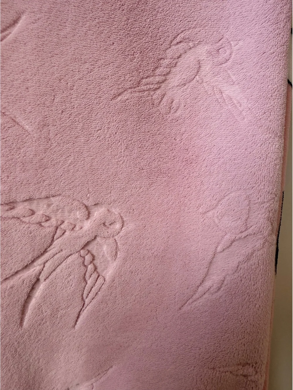 Ed Hardy Reversible Plush Throw Blanket 50x70 Pink Hearts Love Design